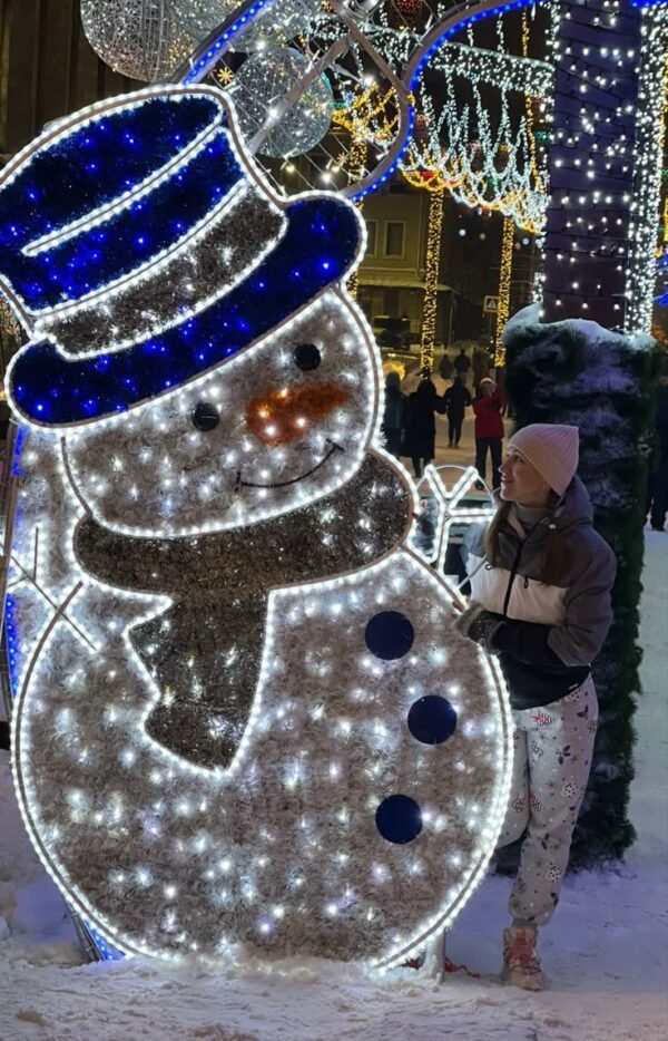 Christmas Snowman Arch Motif Light Christmas Decorations with Tinsel - Image 4
