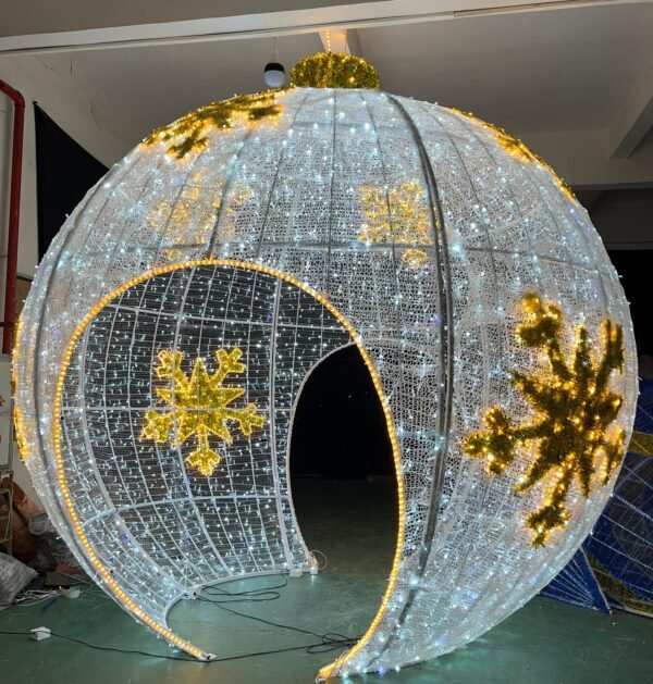 Customized Outdoor Street LED 3D Large Spheres Ornaments Lighting Christmas Ball Lights Decorations Supplies - Image 9